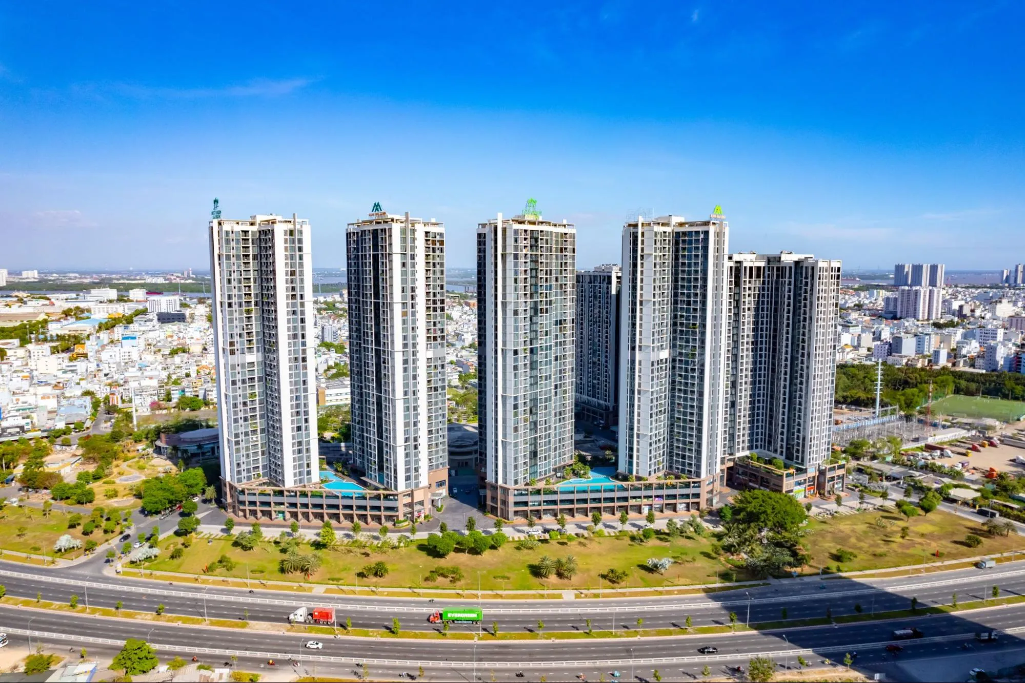 Toàn cảnh toà HR2 EcoGreenSaigon quận 7