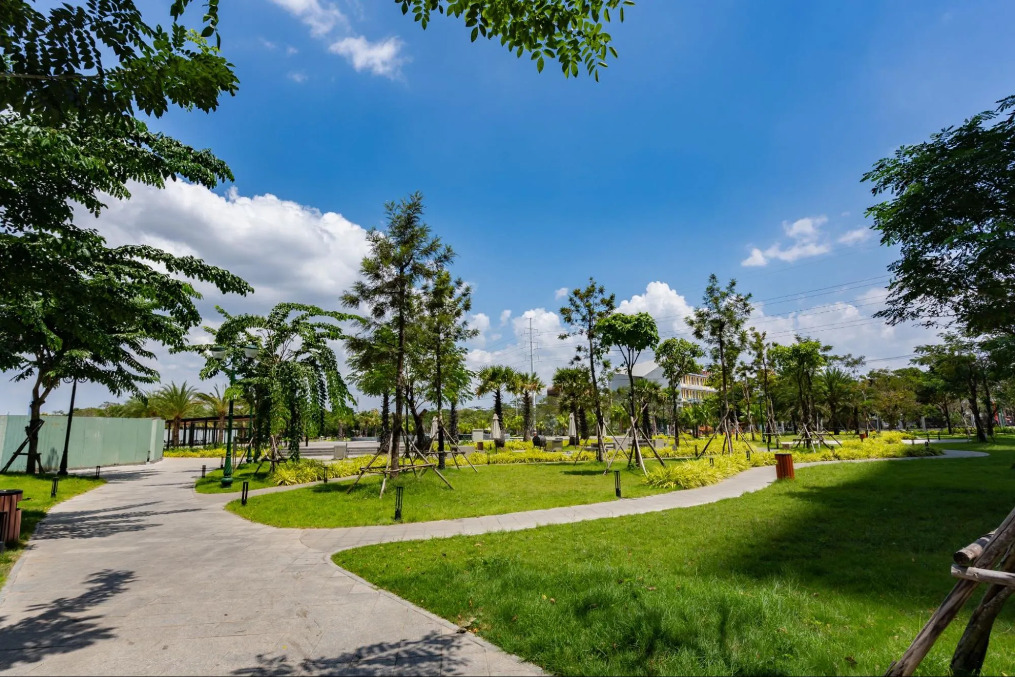 Không gian xanh mát tại Eco Green Sài Gòn