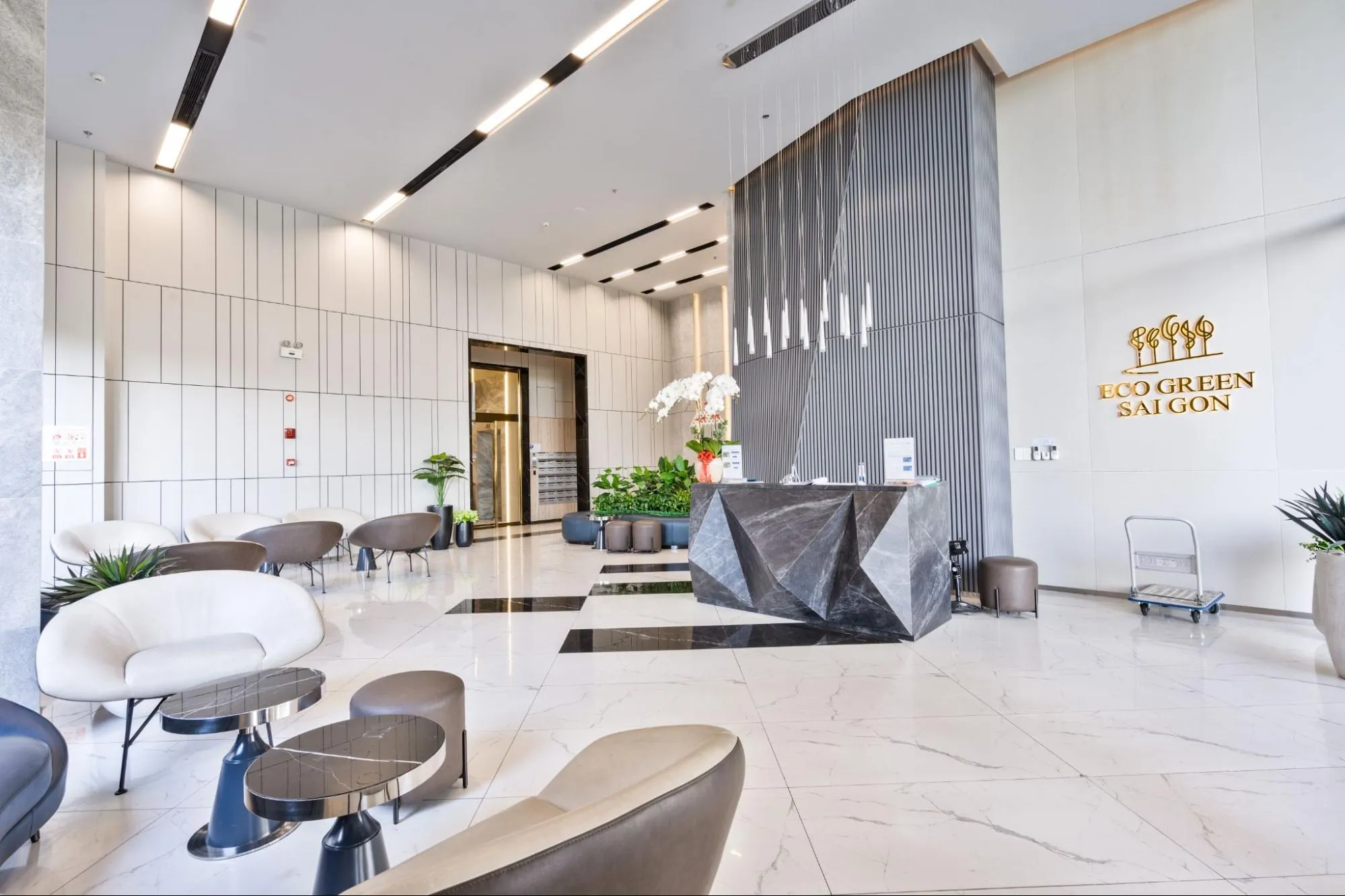 Sảnh chờ sang trọng của căn hộ Eco Green