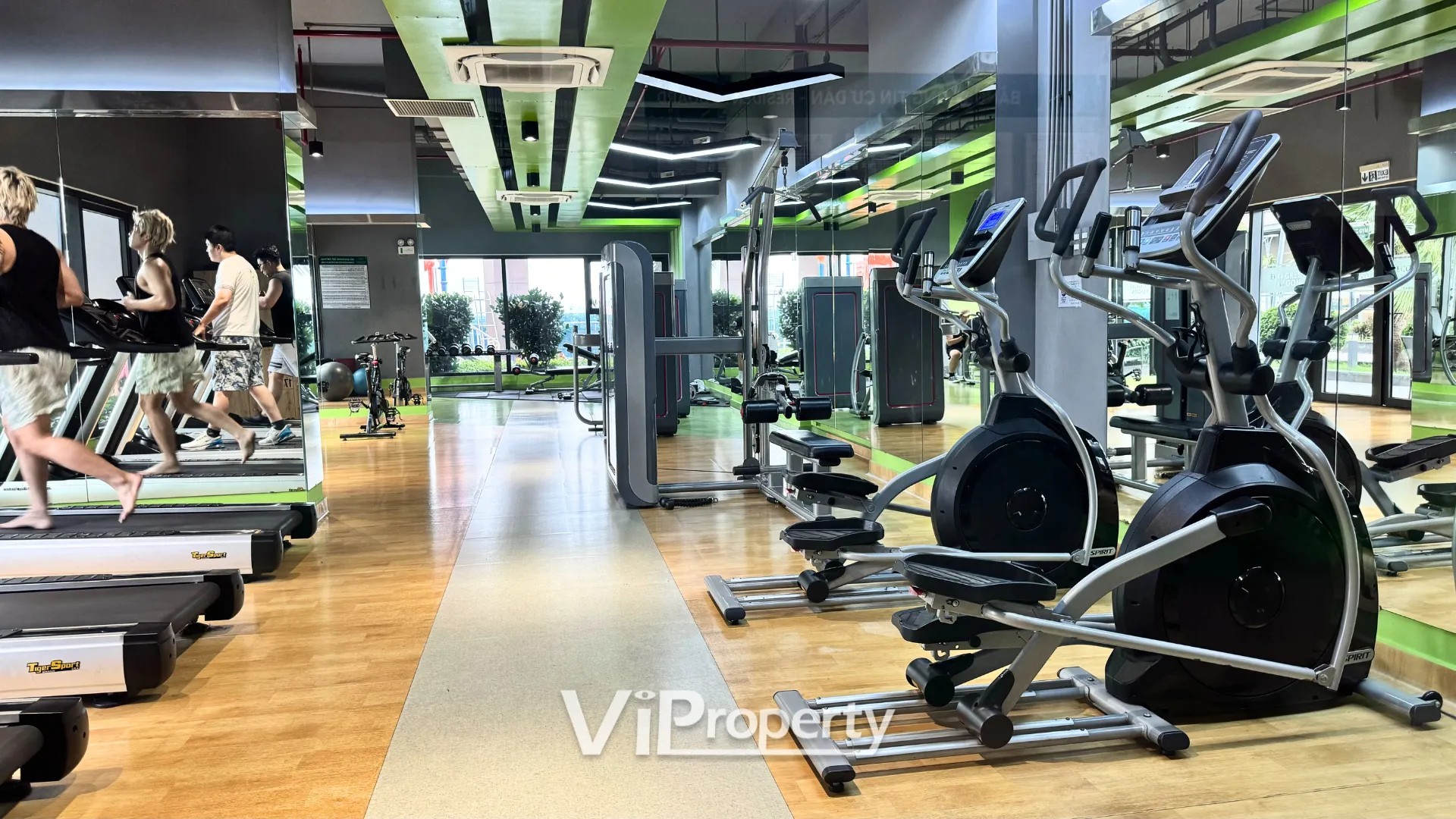 Khu thể thao, hồ bơi và khu vui chơi trong dự án cao cấp Sunrise Riverside Quận 7