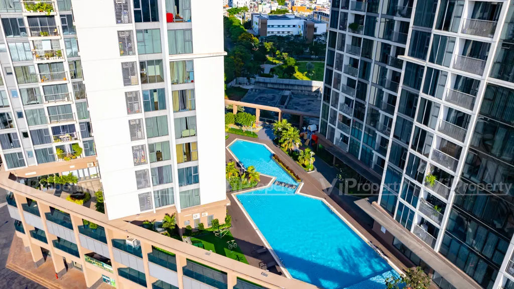 Không gian hồ bơi Eco Green Sài Gòn kết hợp mảng xanh tạo trải nghiệm thư giãn cao cấp