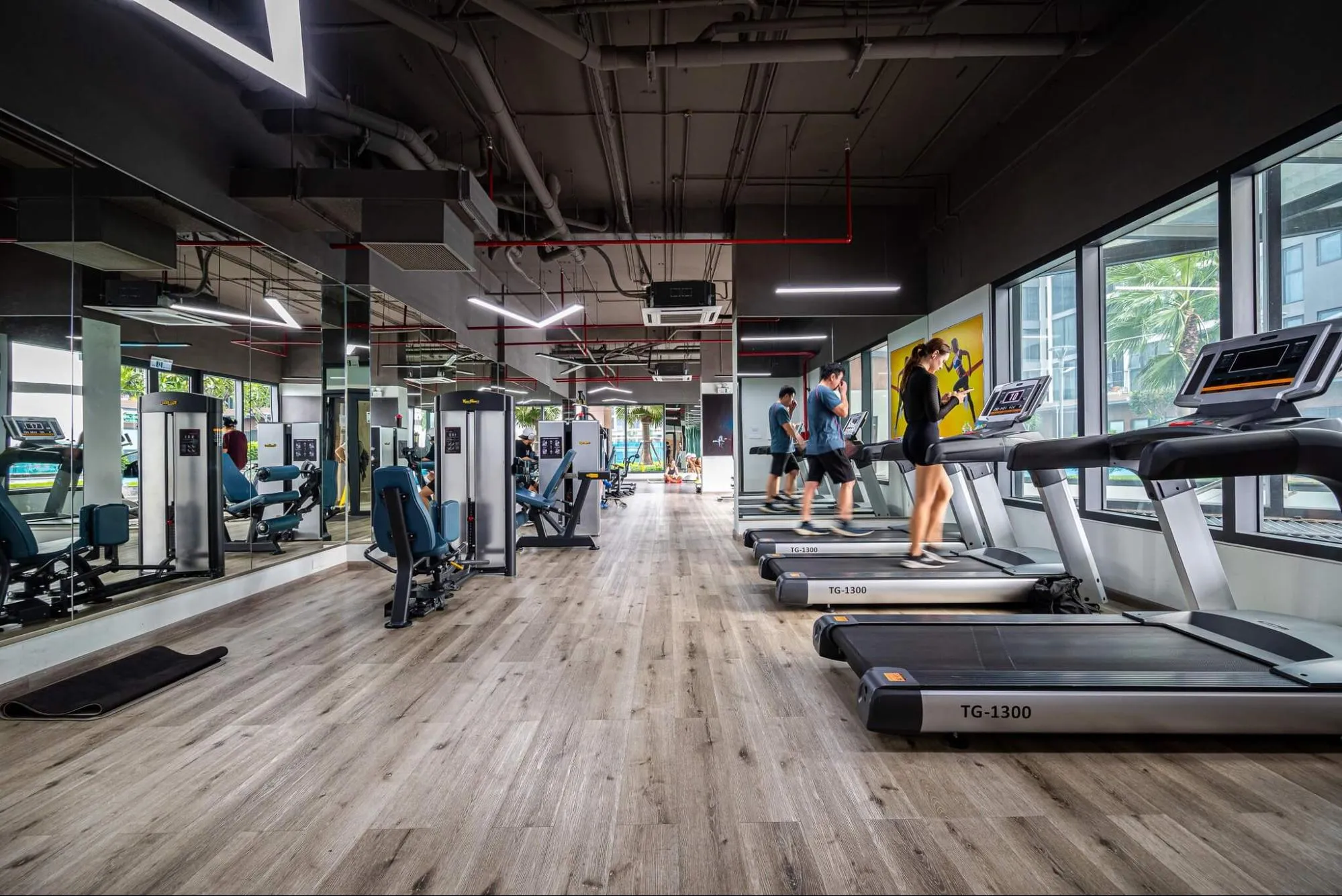 Phòng gym với trang thiết bị hiện đại nằm trong hệ thống tiện ích cao cấp tại Eco Green Sài Gòn