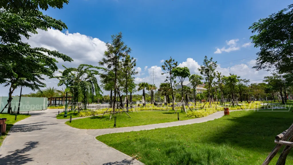 Không gian công viên trung tâm xanh mát tại Eco Green Sài Gòn Quận 7