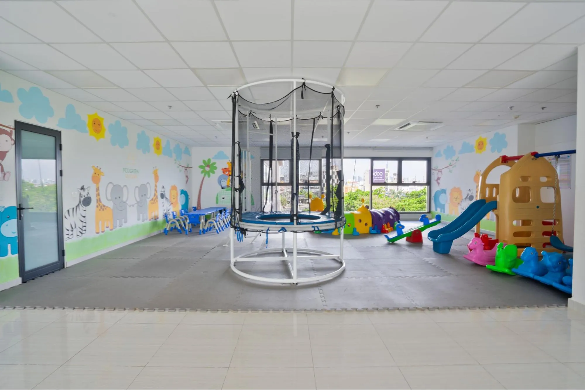 Khu vui chơi trong nhà tại Eco Green Sài Gòn là tiện ích nổi bật cho gia đình muốn mua căn hộ Eco Green Sài Gòn