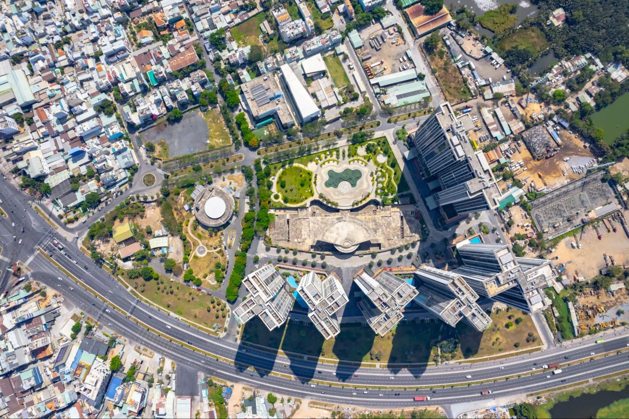 Công viên nội khu rộng rãi tại Eco Green Sài Gòn